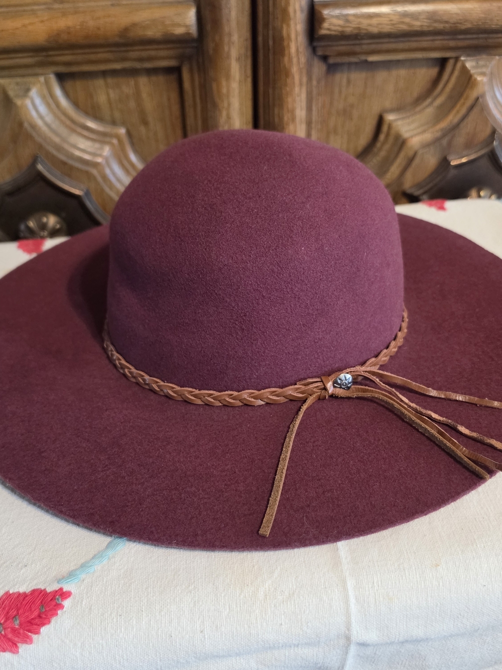 Brimmed Burgundy Women's Wool Hat with Braided Band - Picture 4 of 6